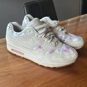 Nike Women's Air Max Floral Sneakers